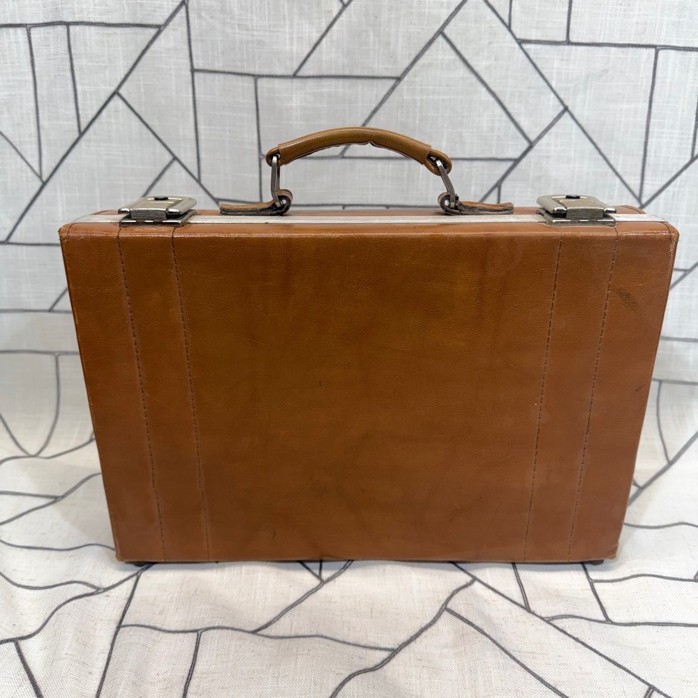 Vintage Cassette Tape Storage Case Brown Faux Leather Hardshell Briefcase 30 ct